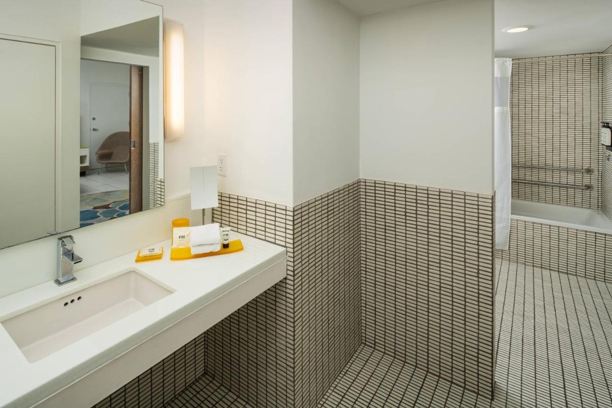 Отель Royal Palm South Beach Miami, a Tribute Portfolio Resort