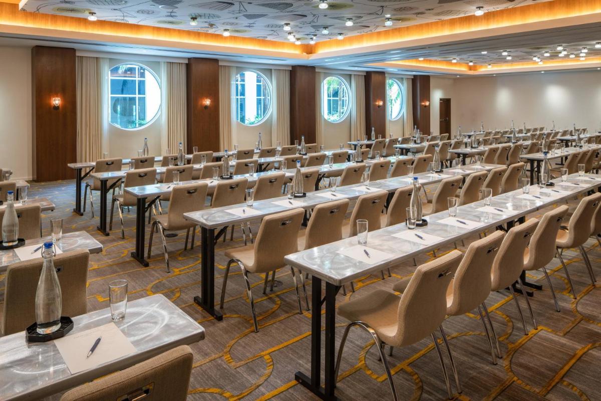 Отель Royal Palm South Beach Miami, a Tribute Portfolio Resort
