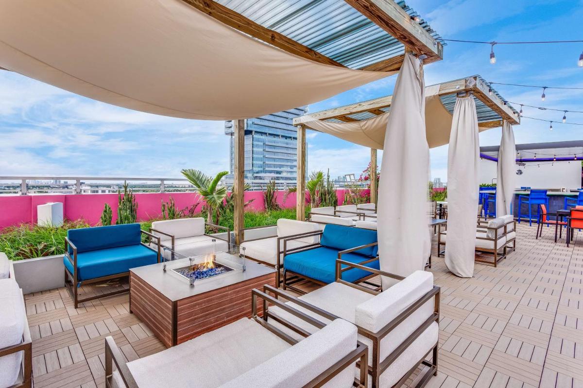 Отель SERENA Hotel Aventura Miami, Tapestry Collection by Hilton