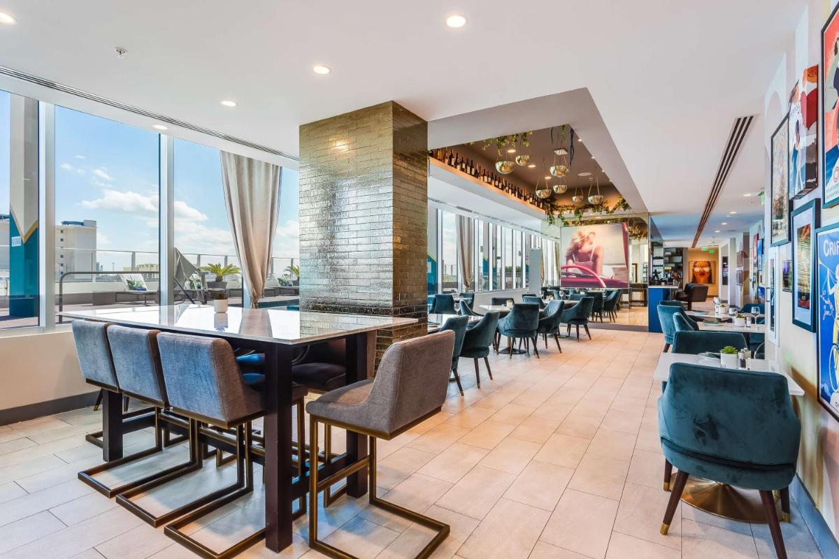 Отель SERENA Hotel Aventura Miami, Tapestry Collection by Hilton
