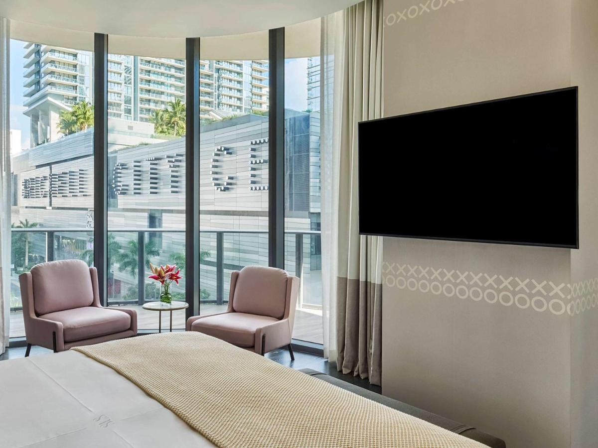 Отель SLS LUX Brickell