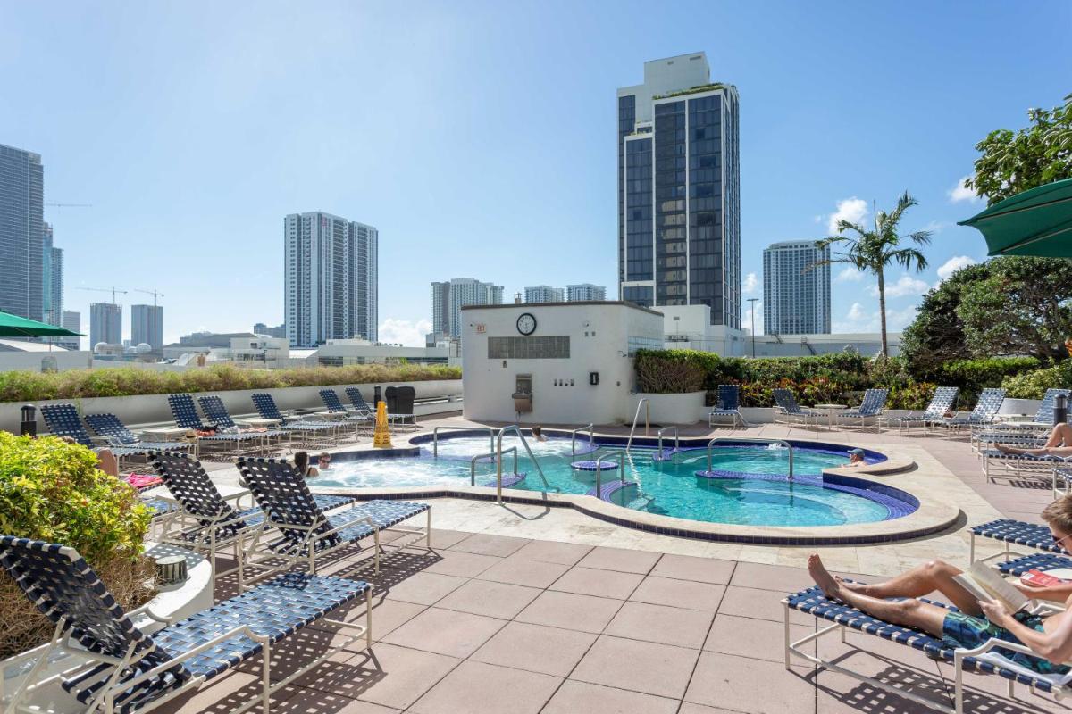 Апартаменты Sapphire on the Bay