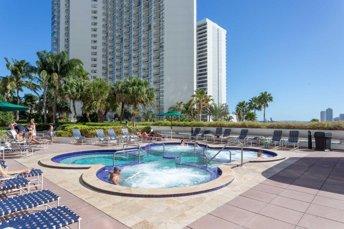 Апартаменты Sapphire on the Bay