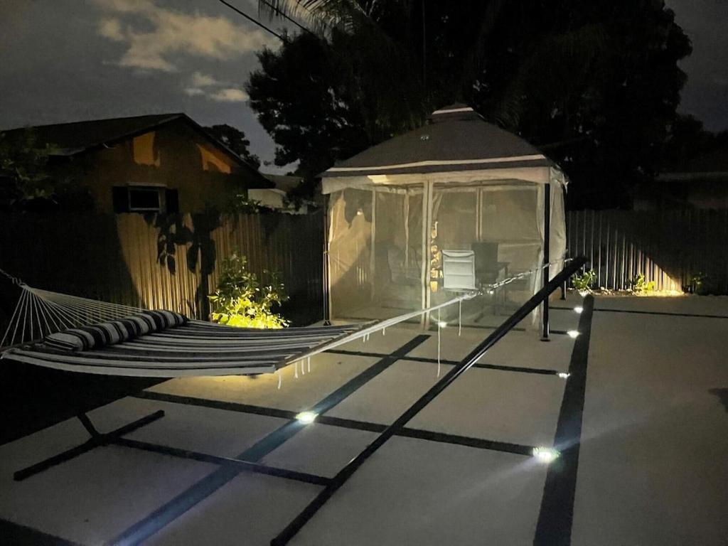 Апартаменты Sauna & Heated Salt Water Pool Beach House