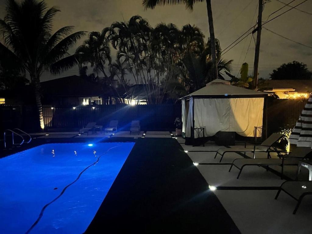 Апартаменты Sauna & Heated Salt Water Pool Beach House