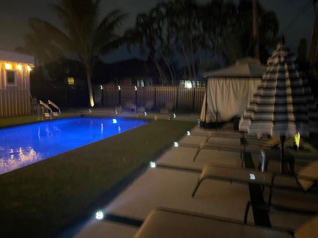 Апартаменты Sauna & Heated Salt Water Pool Beach House