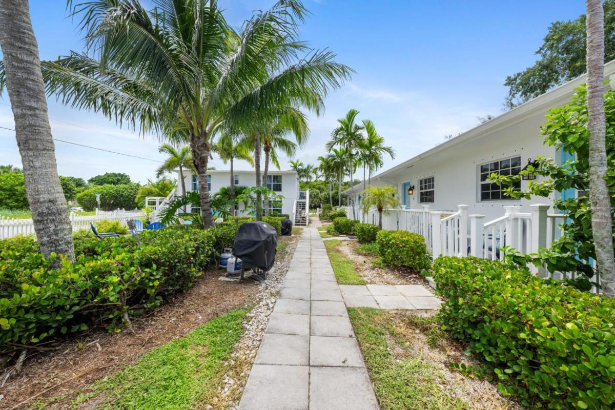 Отель Seahorse Beach Bungalows