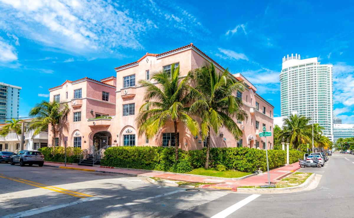 Отель Secret Garden Miami Beach