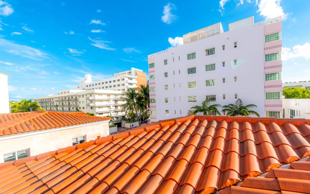 Отель Secret Garden Miami Beach