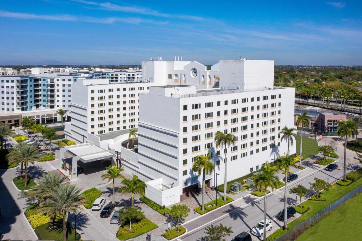 Отель Sheraton Suites Fort Lauderdale Plantation