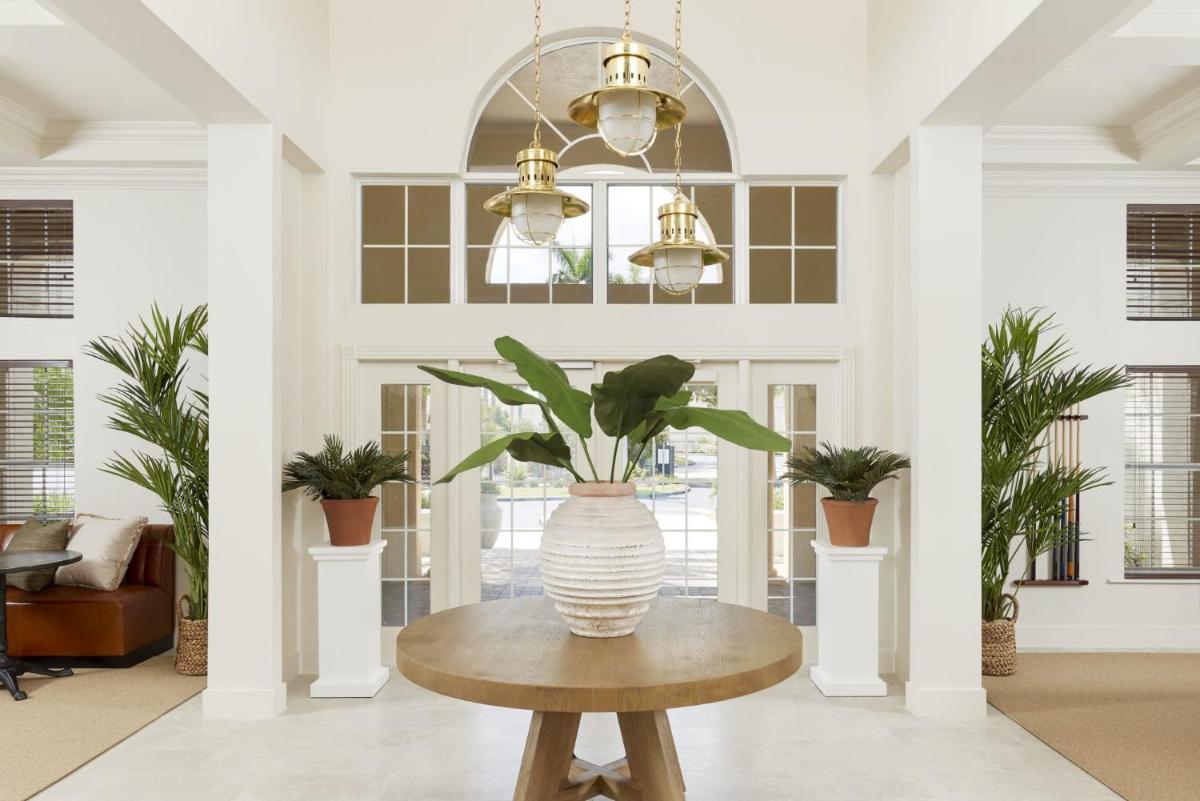 Апартаменты Stunning Centrally Located Apartments at New River Cove in South Florida