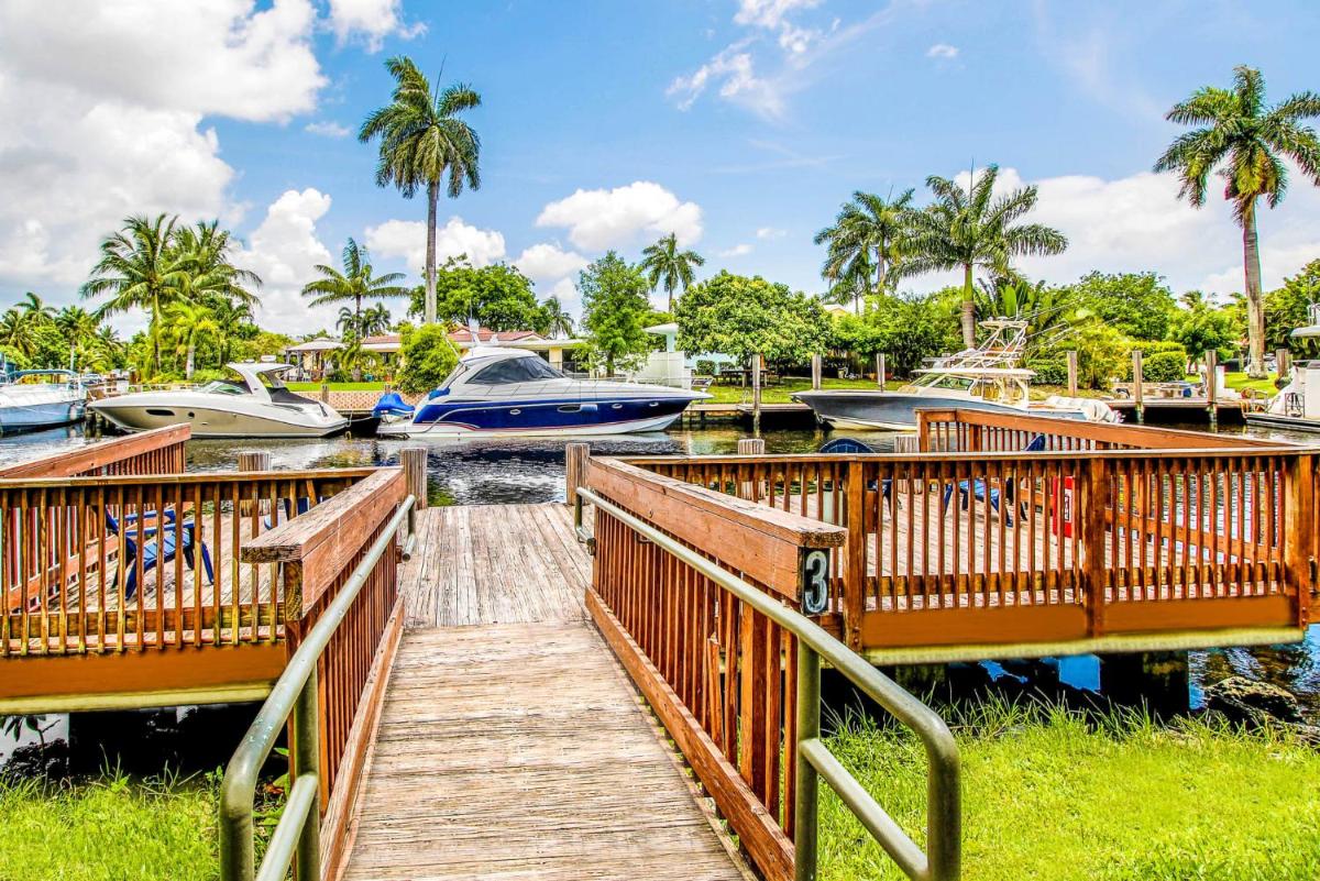 Апартаменты Stunning Centrally Located Apartments at New River Cove in South Florida