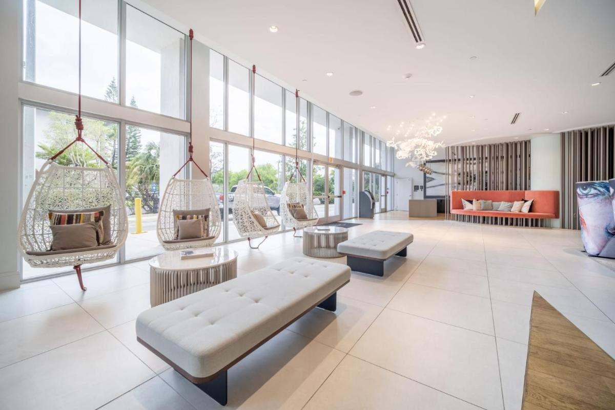 Апартаменты Stylish and Modern Apartments at The Palmer Dadeland