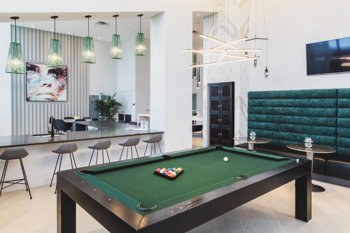 Апартаменты Stylish and Modern Apartments at The Palmer Dadeland