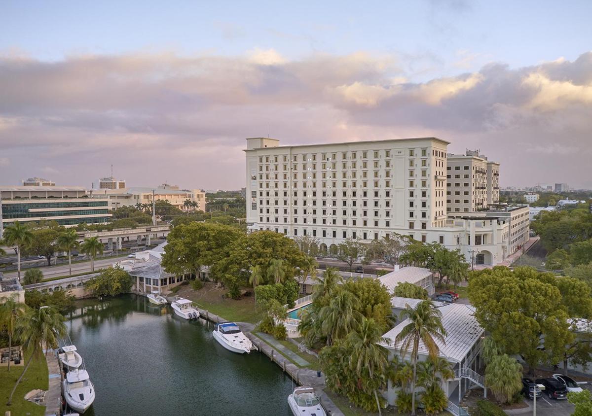 Отель THesis Hotel Miami