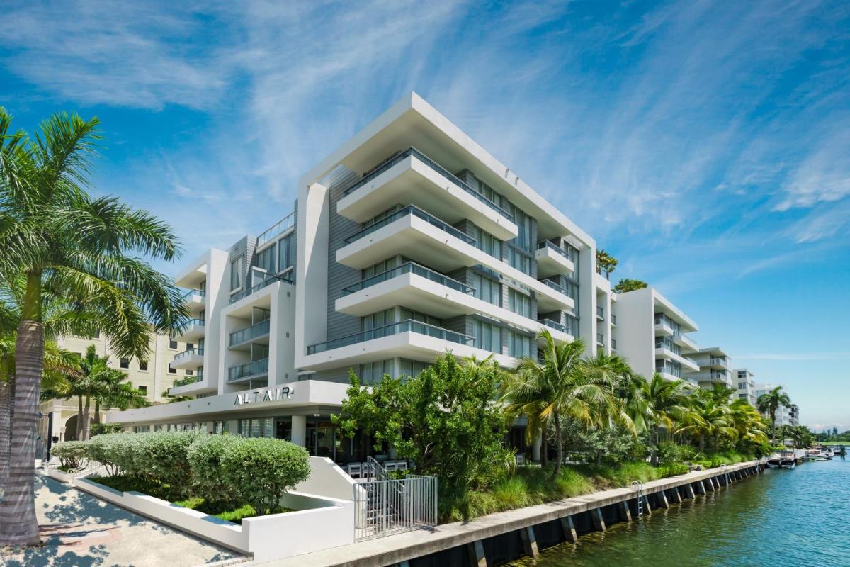 Отель The Altair Bay Harbor Hotel