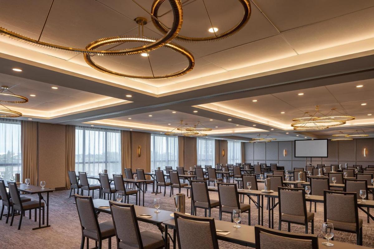 Отель The Dalmar, Fort Lauderdale, a Tribute Portfolio Hotel