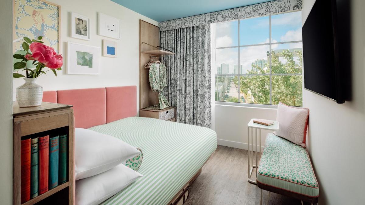 Отель The Goodtime Hotel