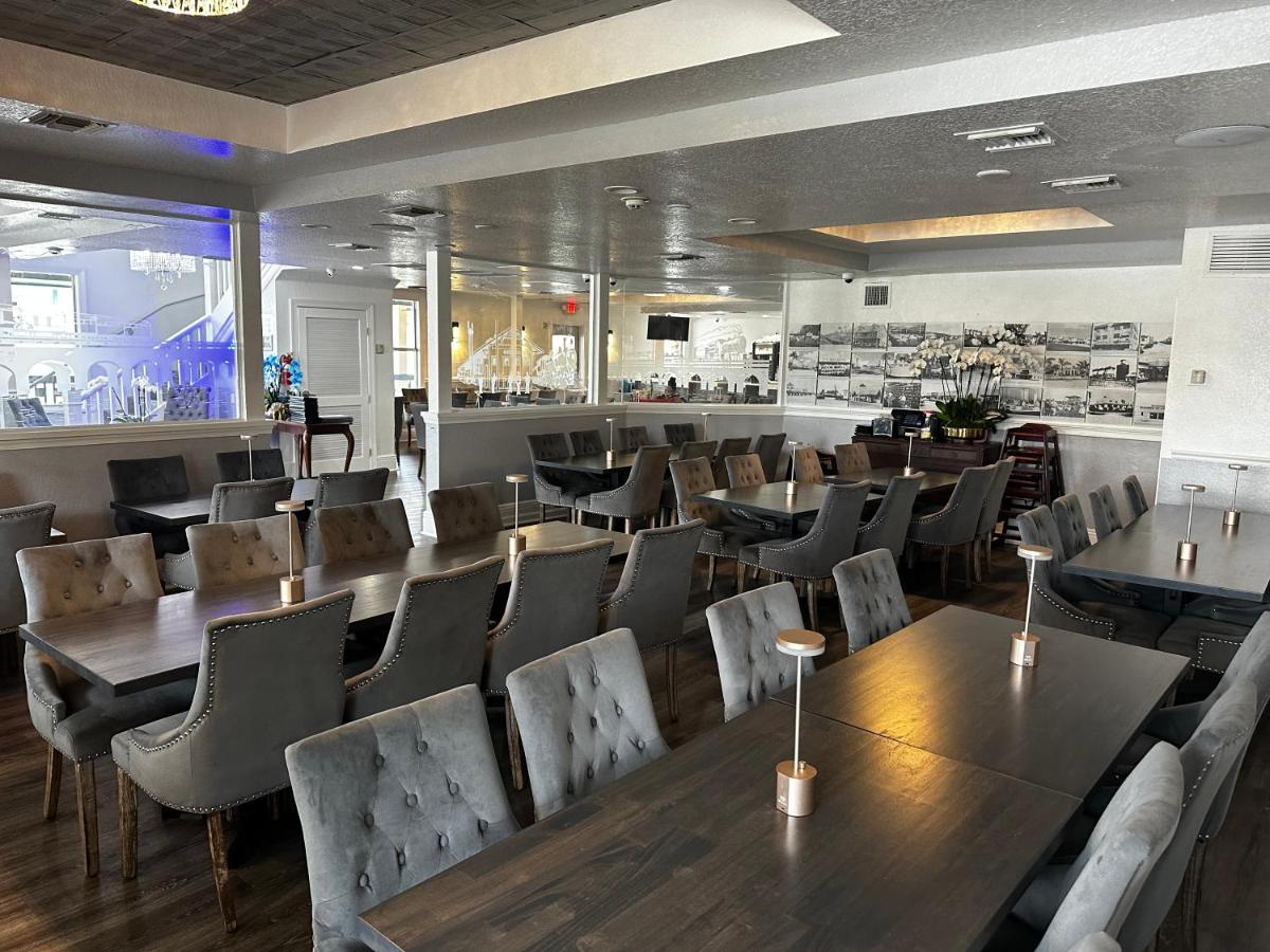 Отель The Hotel Redland