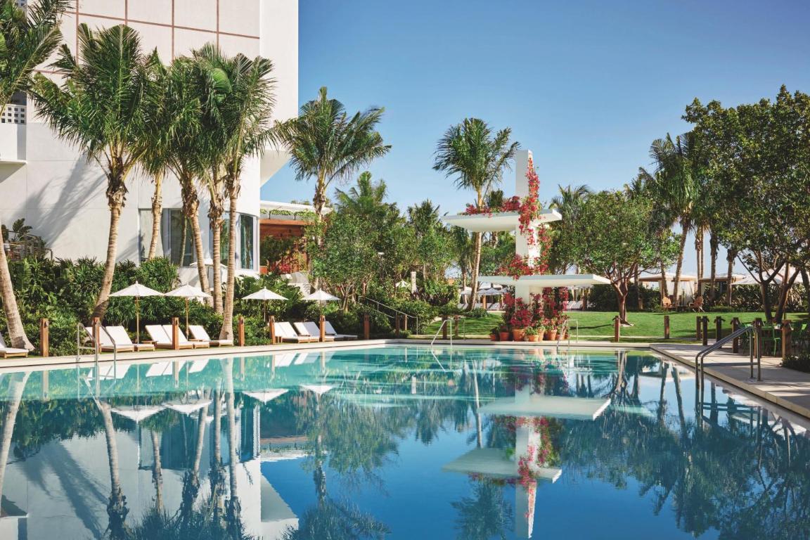 Отель The Miami Beach EDITION