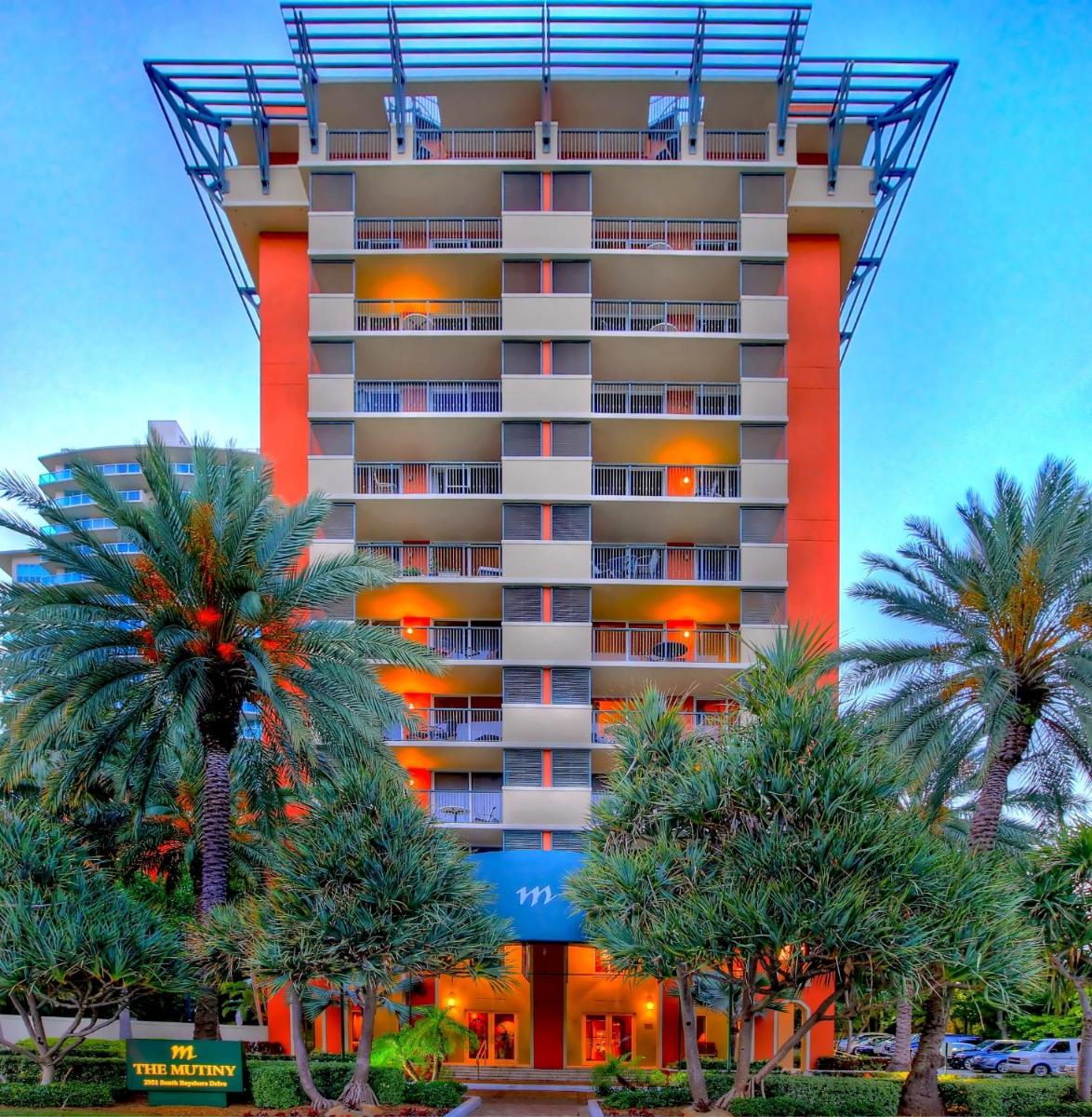 Отель The Mutiny Luxury Suites Hotel