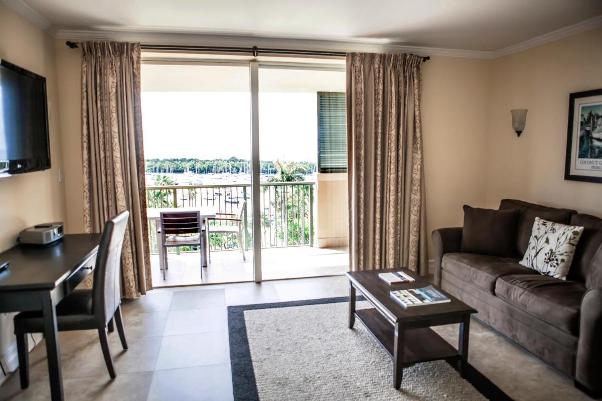 Отель The Mutiny Luxury Suites Hotel