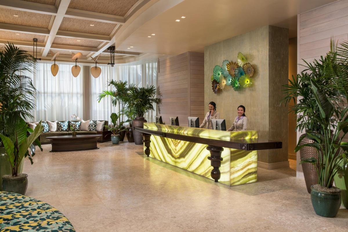 Отель The Palms Hotel & Spa