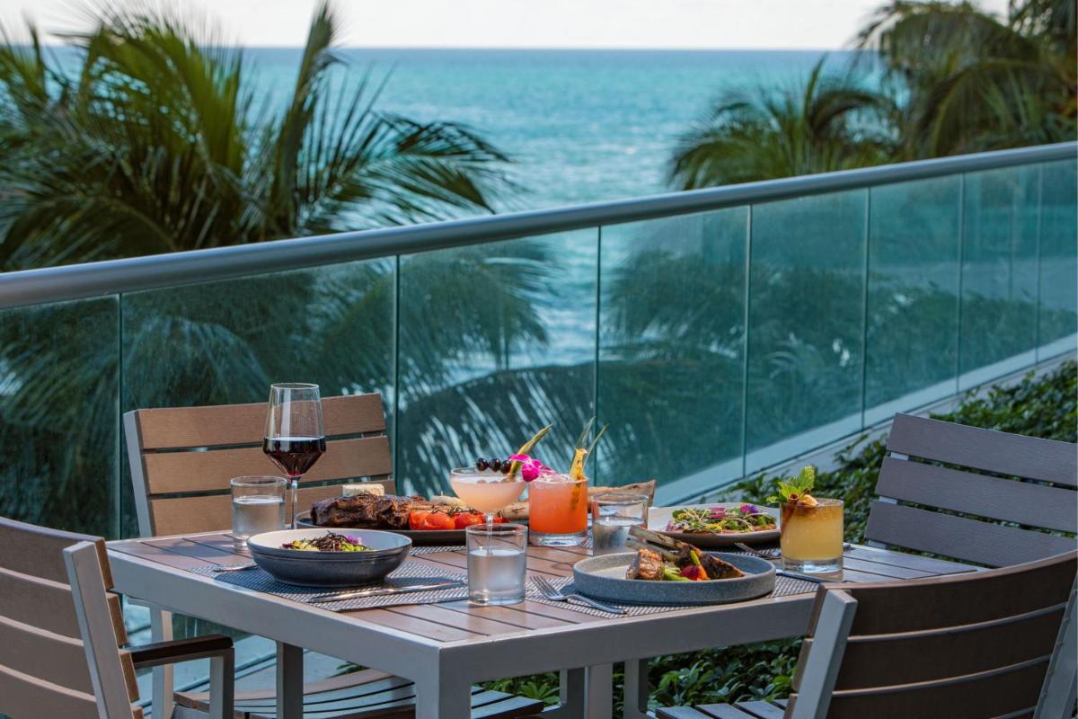 Отель The Ritz-Carlton Bal Harbour, Miami