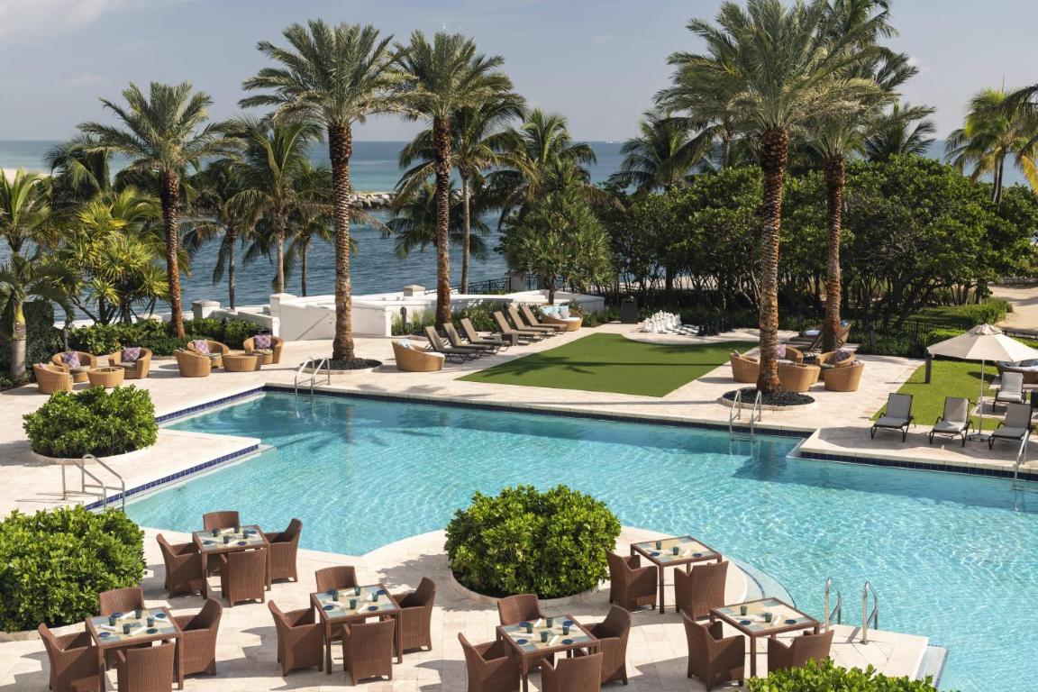 Отель The Ritz-Carlton Bal Harbour, Miami