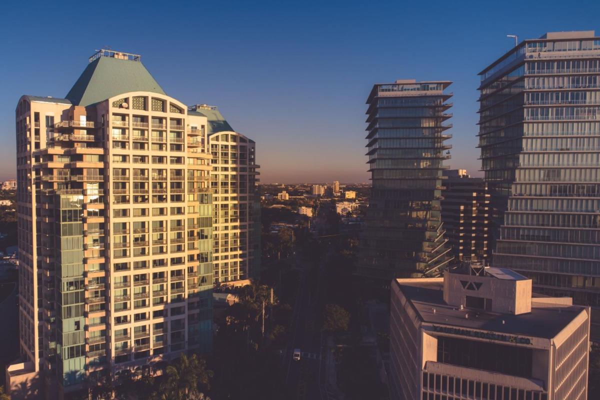Отель The Ritz-Carlton Coconut Grove, Miami
