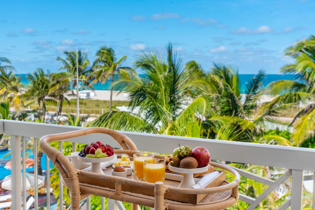 Отель The Savoy Hotel & Beach Club