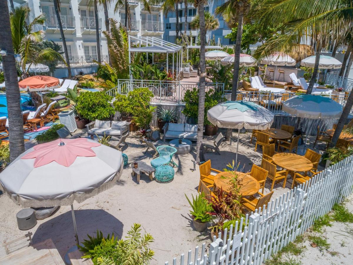 Отель The Savoy Hotel & Beach Club