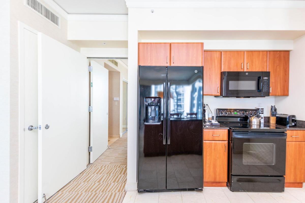 Апартаменты Trump International 1600 Sf Ocean Bay View Terrace 2 Bed 2 Bath