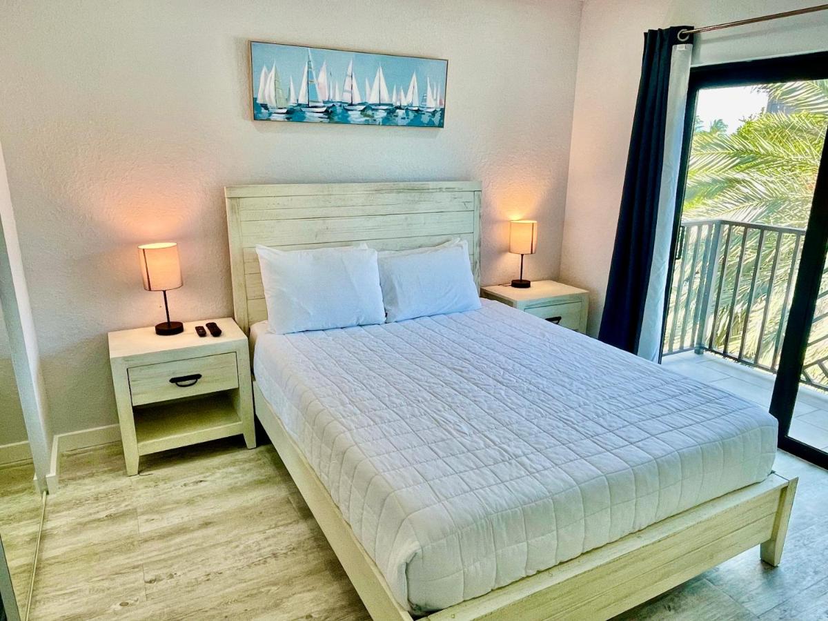 Отель Vistalmar Beach Resort