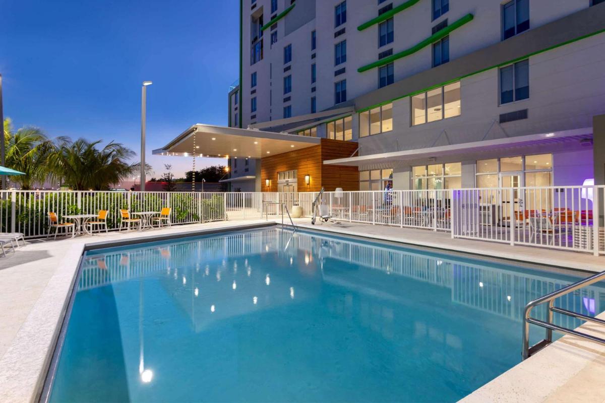Отель Wyndham Garden Miami International Airport