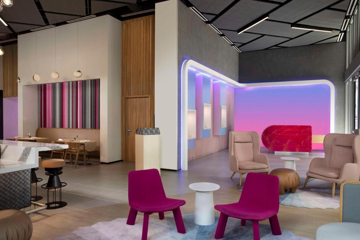 Отель YOTEL Miami