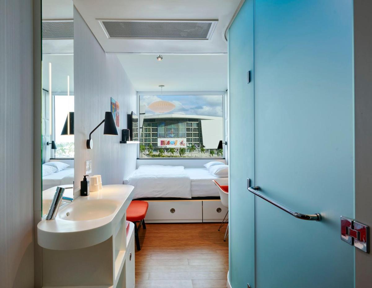 Отель citizenM Miami Worldcenter